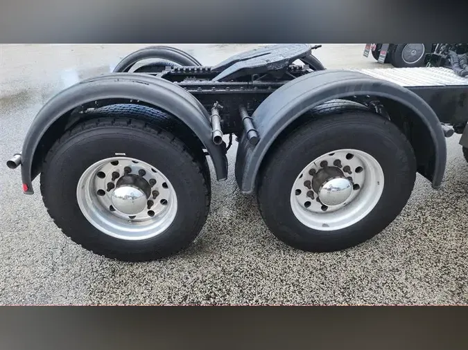 2018 VOLVO VNL670