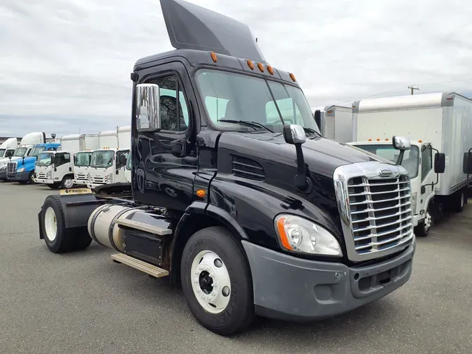 2017 FREIGHTLINER/MERCEDES CASCADIA 113