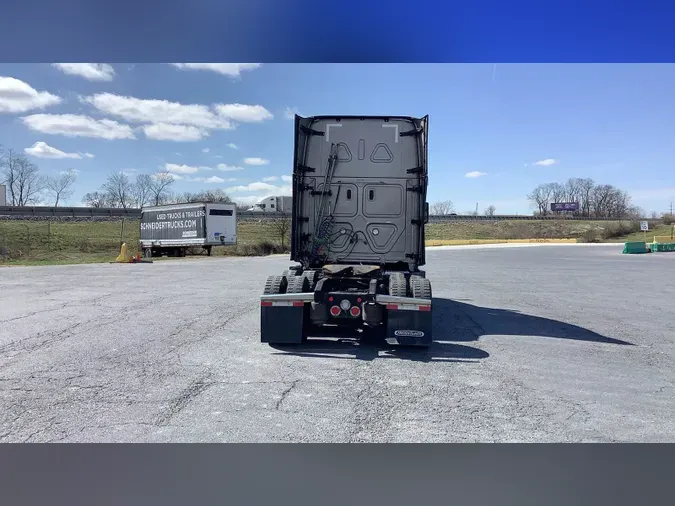 2024 Freightliner Cascadia 126