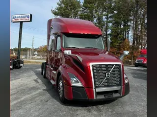 2022 VOLVO VNL64T760