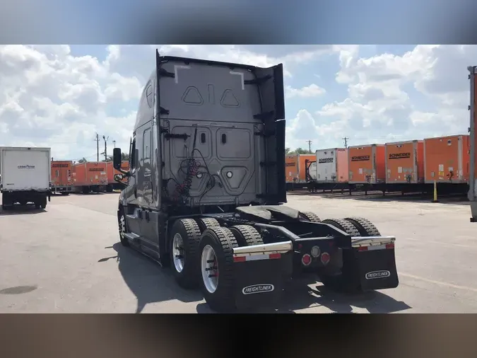 2023 Freightliner Cascadia