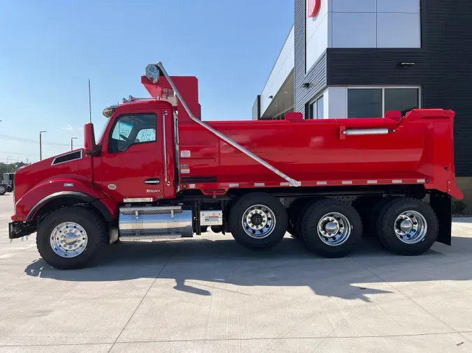 2025 Kenworth T880