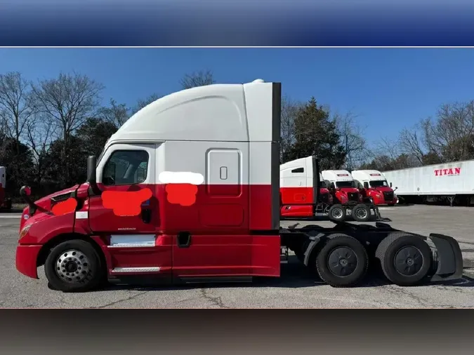 2022 FREIGHTLINER Cascadia 126