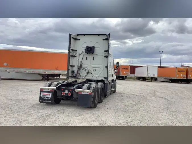 2022 Freightliner Cascadia 126aeff754f02ea8fe036051879a5819002