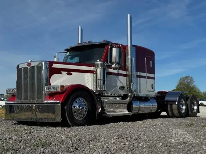 2027 PETERBILT 589