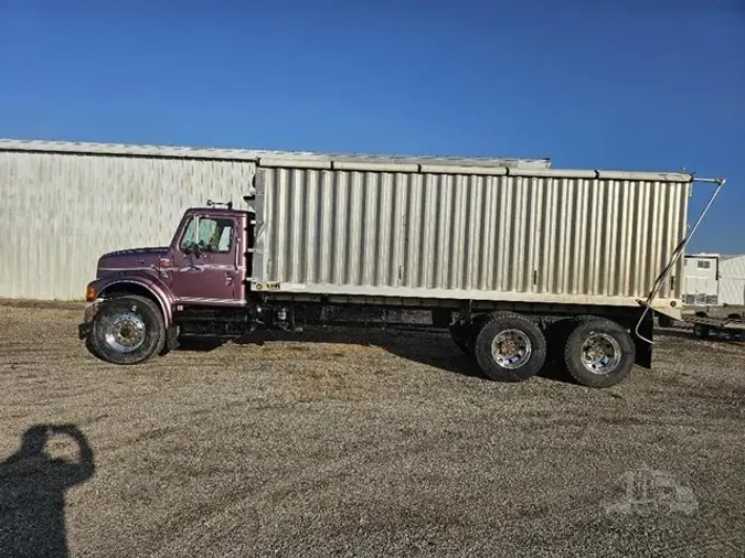 1999 INTERNATIONAL 4900