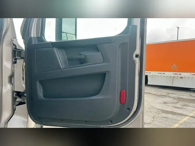 2023 Freightliner Cascadia 126