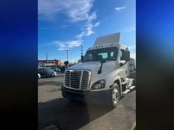 2017 FREIGHTLINER/MERCEDES CASCADIA 125