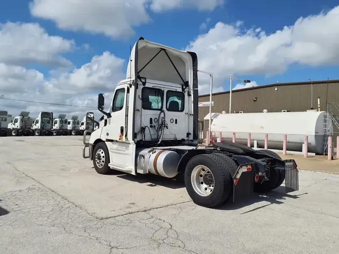2020 FREIGHTLINER NEW CASCADIA 116