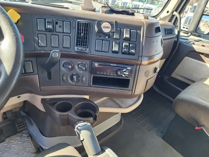 2016 VOLVO VNL64TRACTOR