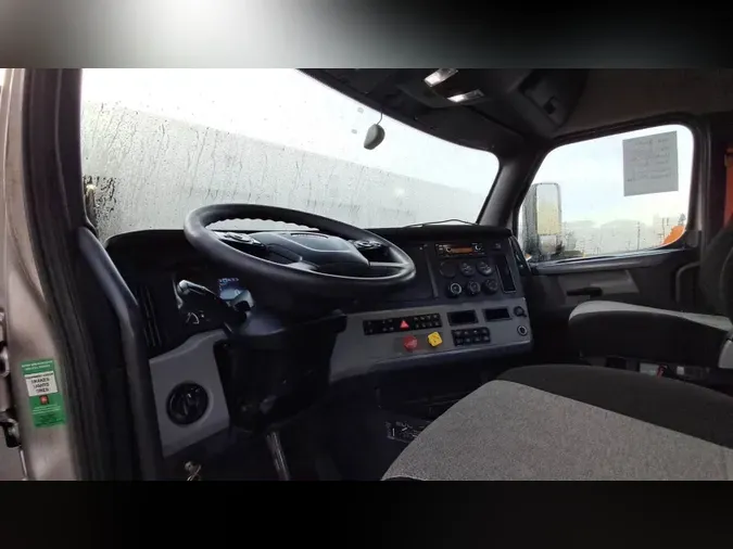 2020 Freightliner Cascadia 126