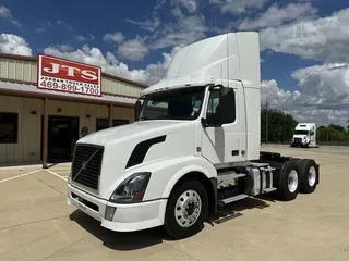 2013 VOLVO VNL64T300