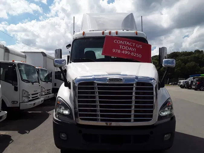 2020 FREIGHTLINER/MERCEDES CASCADIA 113