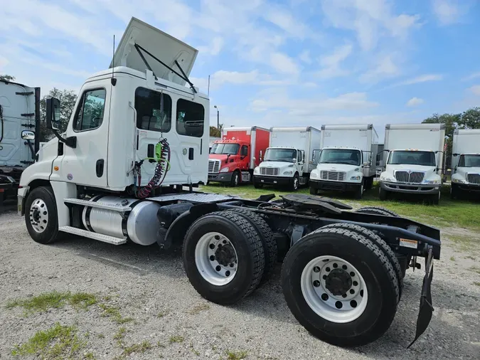 2017 FREIGHTLINER/MERCEDES CASCADIA 125