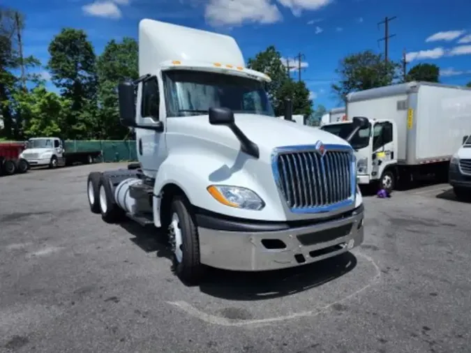 2019 NAVISTAR INTERNATIONAL LT625 DAYCAB T/A