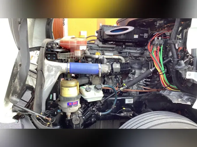 2020 Freightliner Cascadia 126