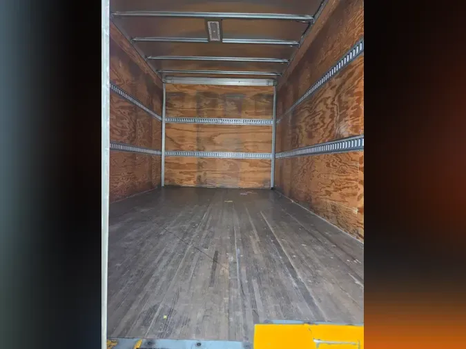 2019 NAVISTAR INTERNATIONAL 4300 LP