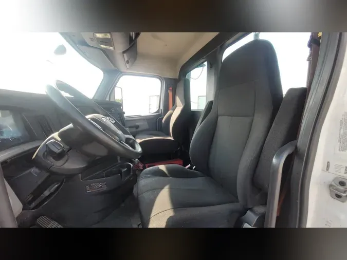 2019 Freightliner Cascadia 126
