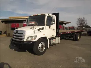 2015 HINO 268