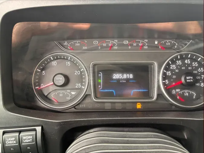 2022 International LT625