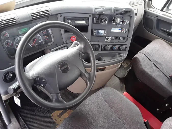 2017 FREIGHTLINER/MERCEDES CASCADIA 113