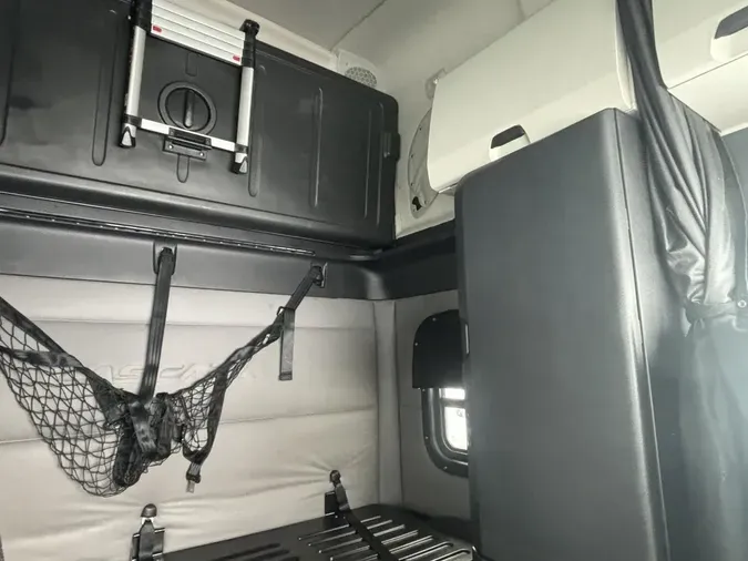 2019 Freightliner Cascadia 126