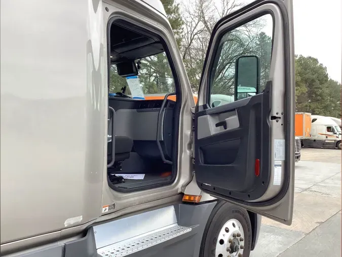 2021 Freightliner Cascadia