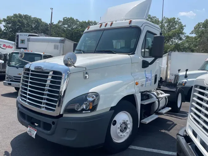 2016 FREIGHTLINER/MERCEDES CASCADIA 125af2966d81694ed6dcbe243eb9376c262