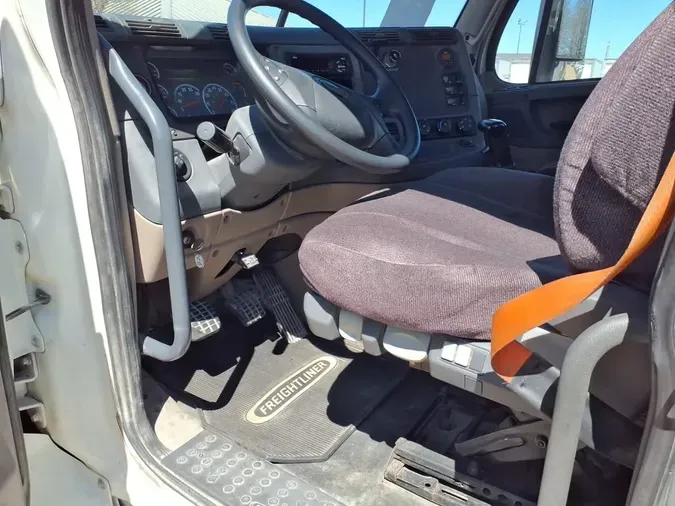 2018 FREIGHTLINER/MERCEDES CASCADIA 113
