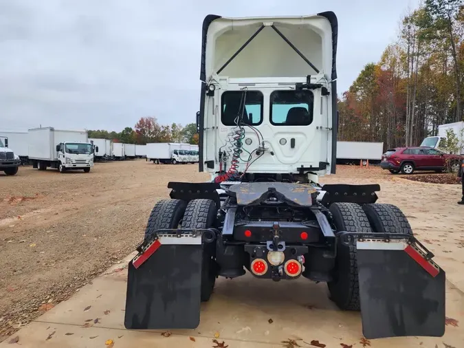 2018 FREIGHTLINER/MERCEDES CASCADIA 113