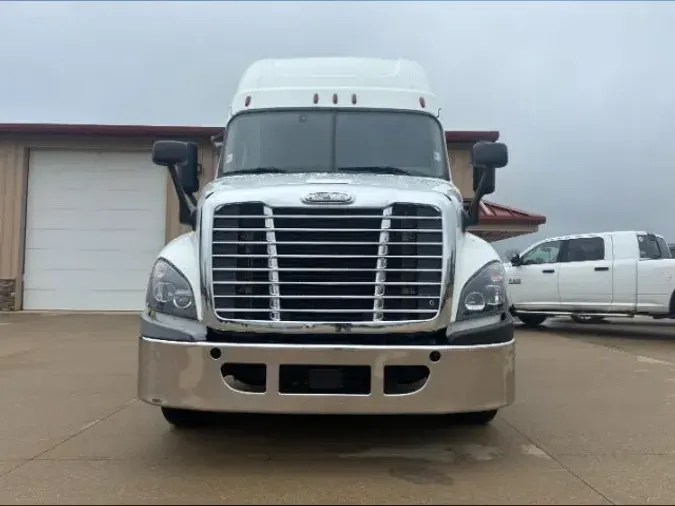2020 Freightliner Cascadia 125