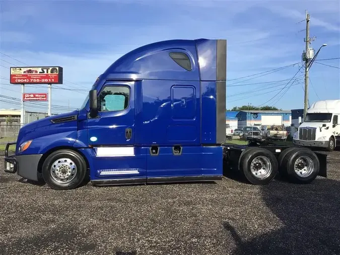 2021 FREIGHTLINER CA126