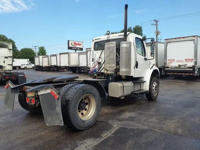 2016 FREIGHTLINER M2 106