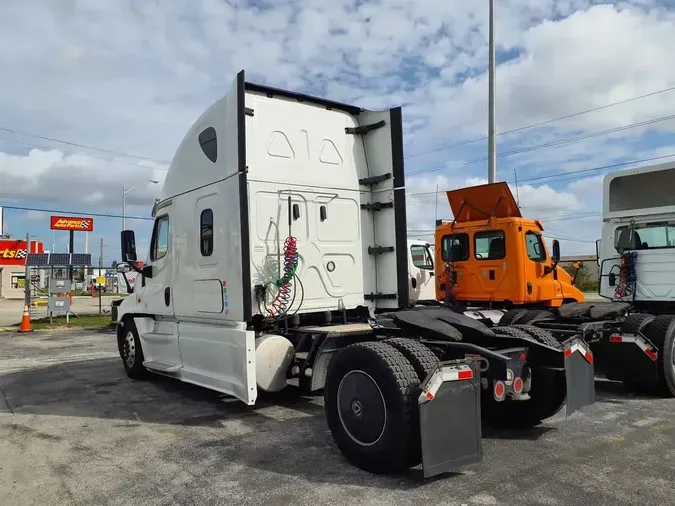 2020 FREIGHTLINER/MERCEDES CASCADIA 125af38500dadbf3ad51522f349f6bba79e