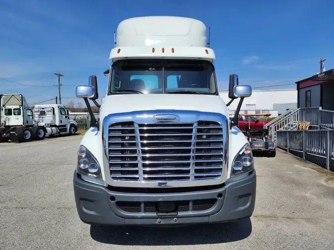 2018 FREIGHTLINER/MERCEDES CASCADIA 125