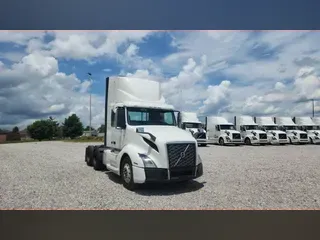 2019 Volvo VNL300