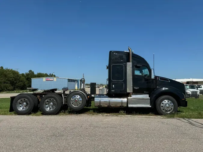 2021 Kenworth T880