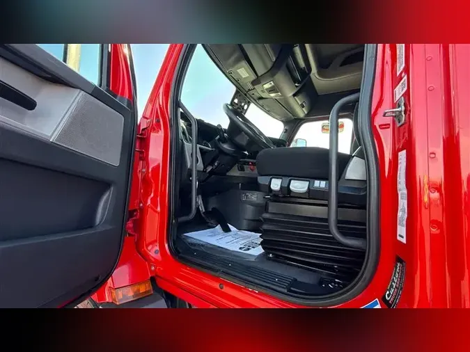 2019 FREIGHTLINER CA116