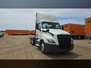 2019 Freightliner Cascadia 126
