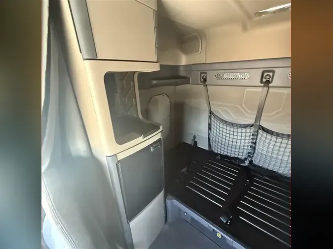 2020 FREIGHTLINER CASCADIA