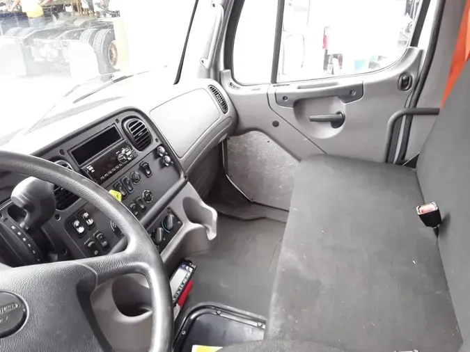 2020 FREIGHTLINER M2 106