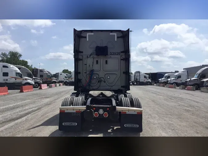 2023 Freightliner Cascadia 126af4ed2d24c90407d2ca713d29f580081