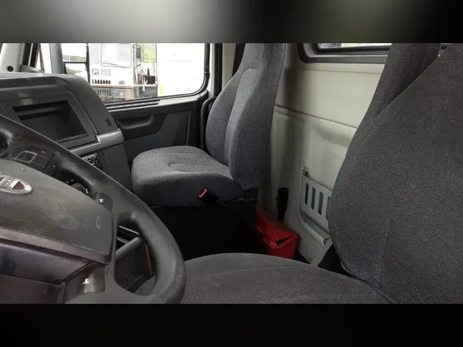 2018 Volvo VNL300