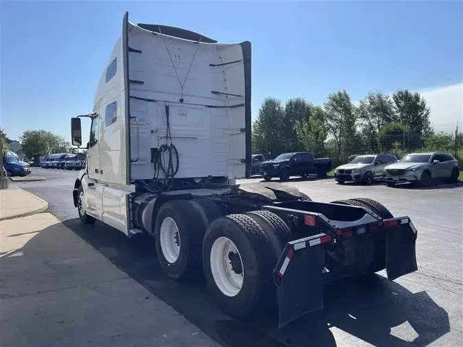 2019 VOLVO VNL760