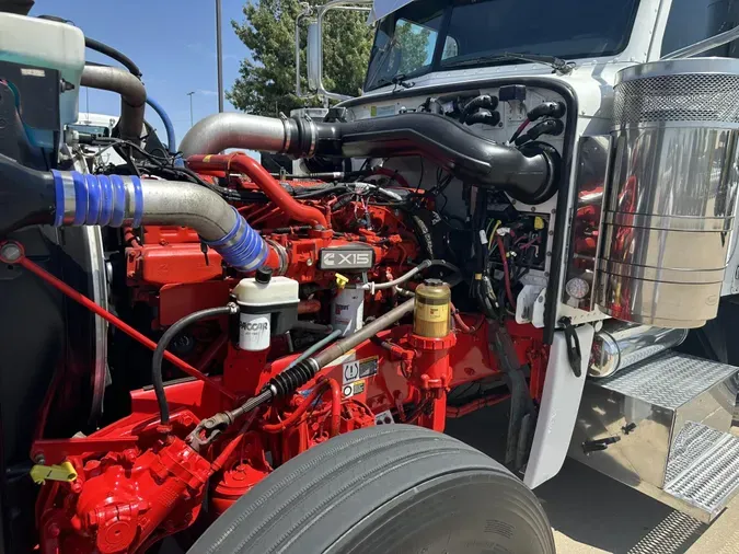 2023 Peterbilt 389af52f335d52e30f233c0c47e6f81d652