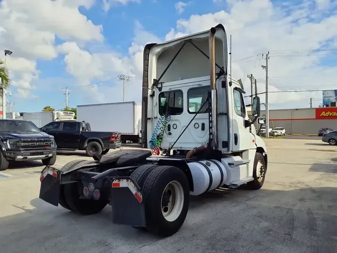2019 FREIGHTLINER/MERCEDES CASCADIA 125af5419f0ec89331f2856c3f474f2dbe3