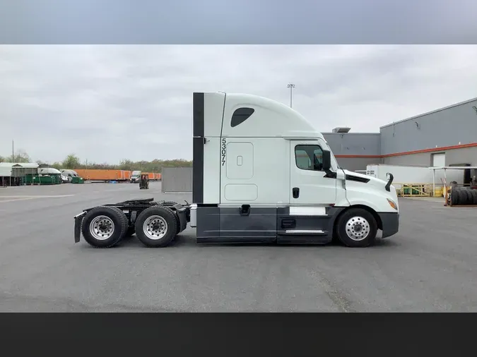 2022 Freightliner Cascadia 126