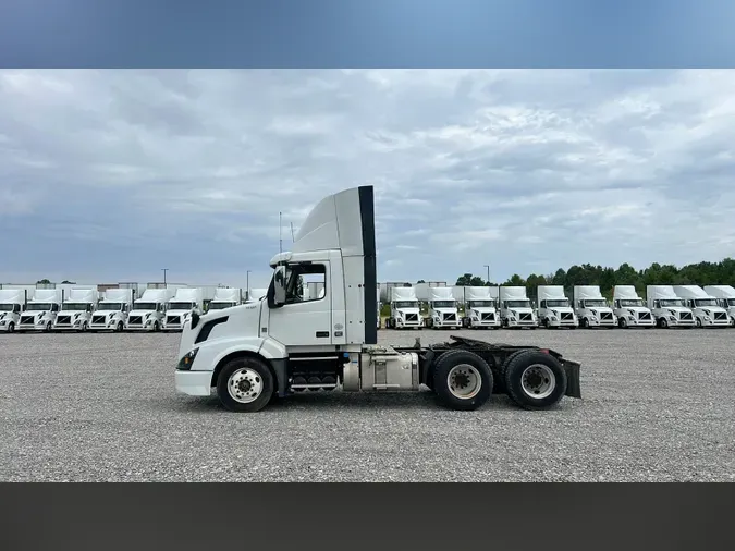 2016 Volvo VNL300