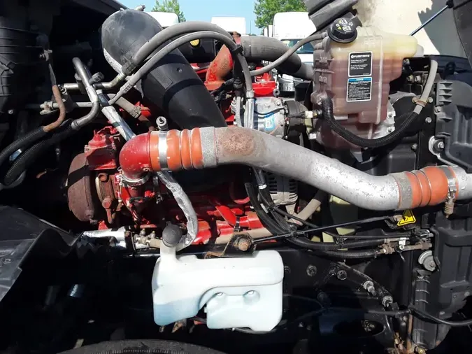 2019 NAVISTAR INTERNATIONAL LT625 SLPR CAB