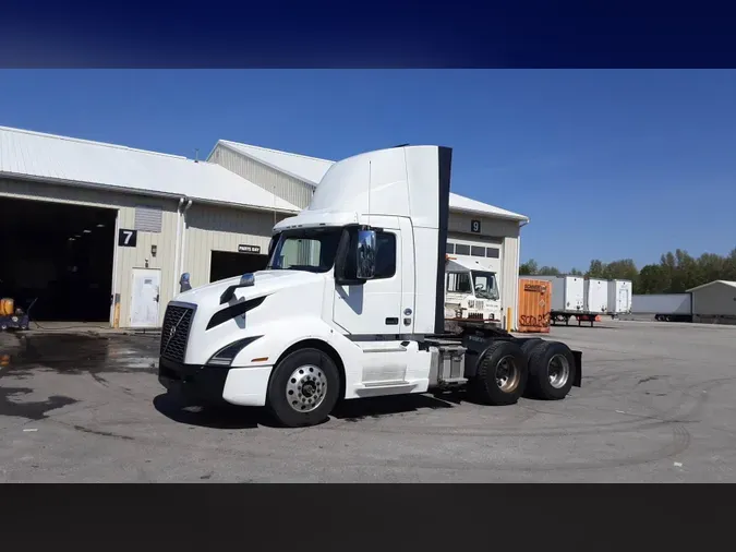 2020 Volvo VNL300